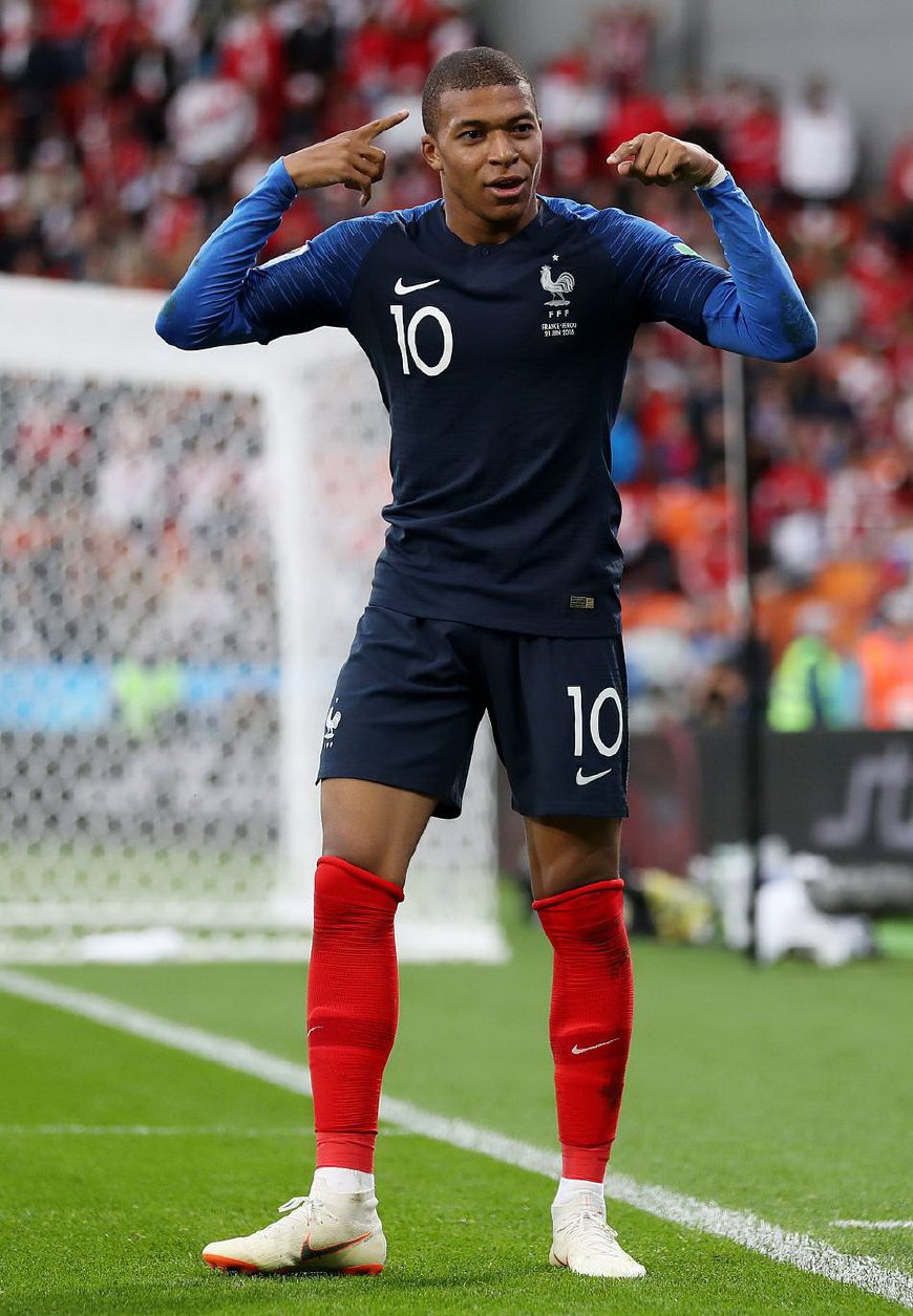 国安客战河内：3外援PK6外援，塞鸟、吴少聪首发，法比奥出战（客战河内，国安3外援对决6外援：塞鸟、吴少聪先发，法比奥亮相）