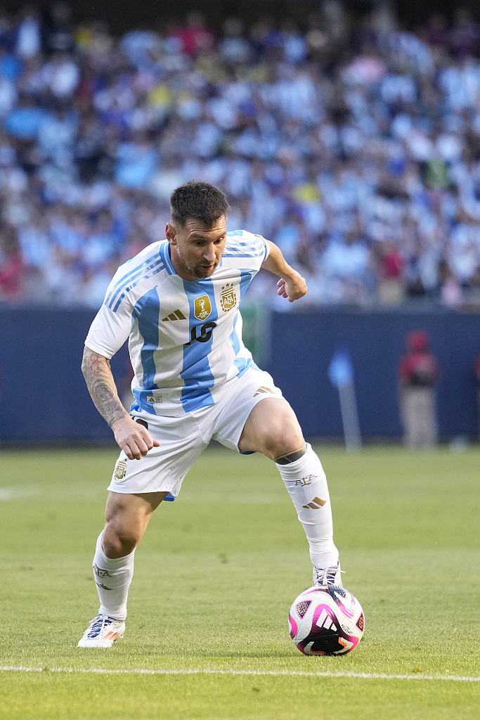 布莱顿替补被推荐给米兰，其身价约为1000万欧元（米兰获荐布莱顿替补，估值约1000万欧元）