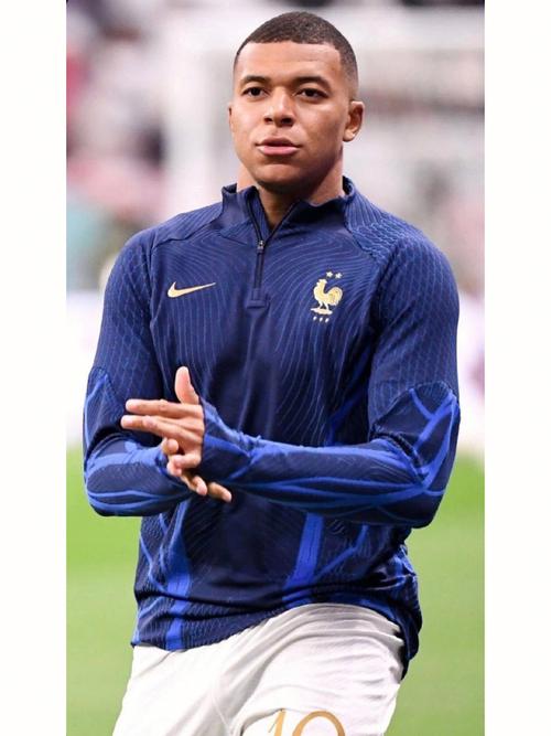 斯洛文尼亚依靠核心发挥晋级（核心发威助斯洛文尼亚晋级）