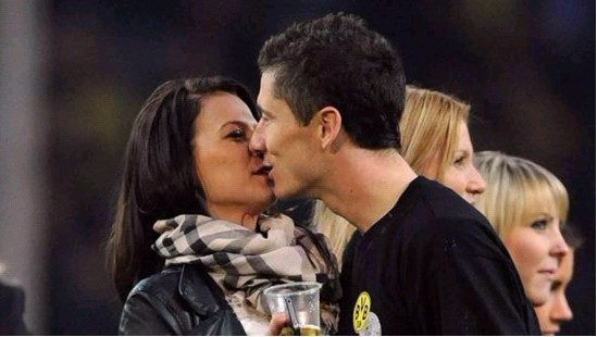 利物浦萨拉赫任意球破门锁定胜局（萨拉赫任意球建功助利物浦锁定胜利）