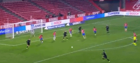 本赛季下半程的国安在成绩层面给了球迷们深刻的落差（国安本赛季后半程的战绩让球迷产生强烈落差感）