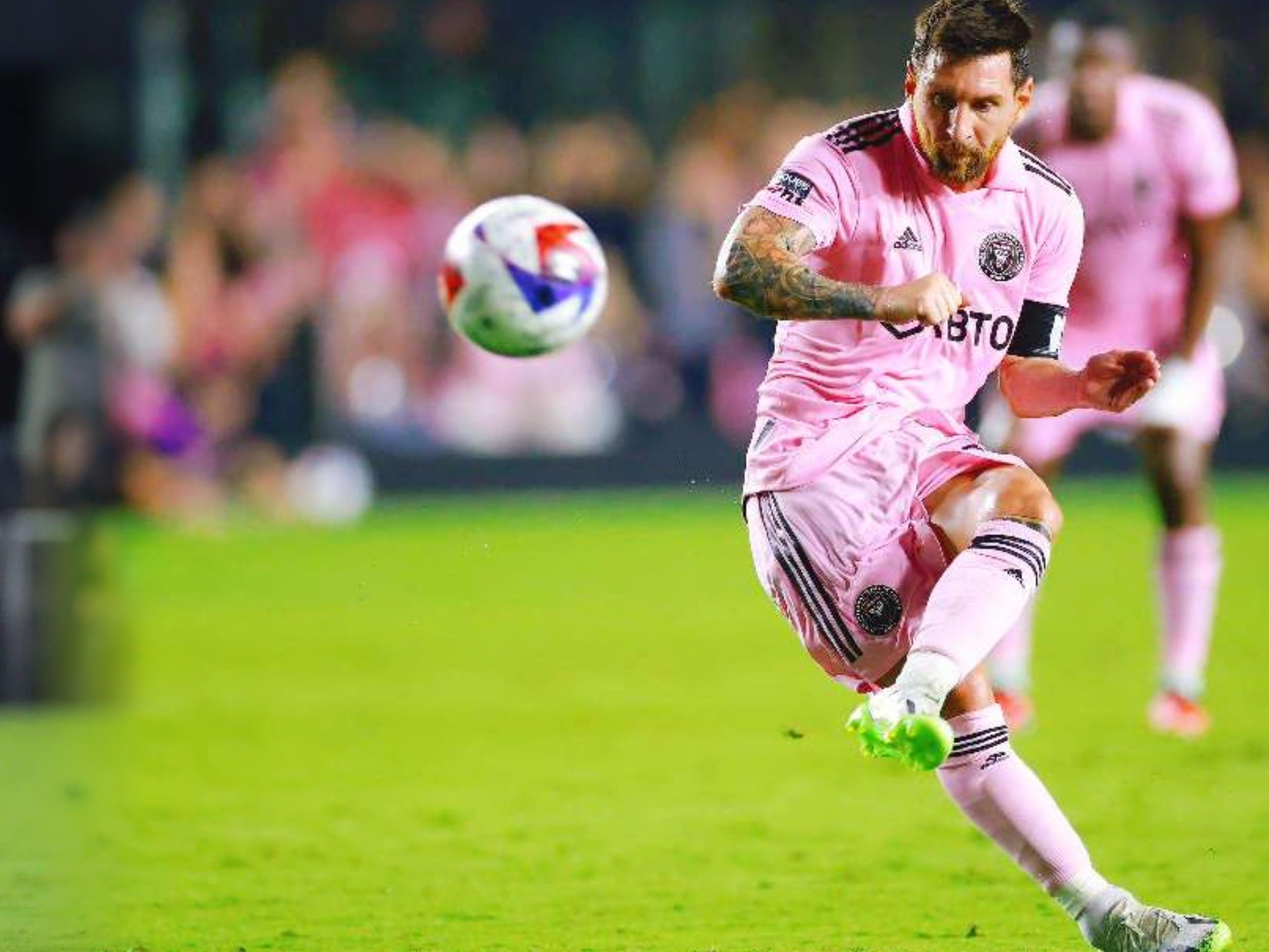 世界青年赛新秀层出不穷（世界青年赛新星频现）