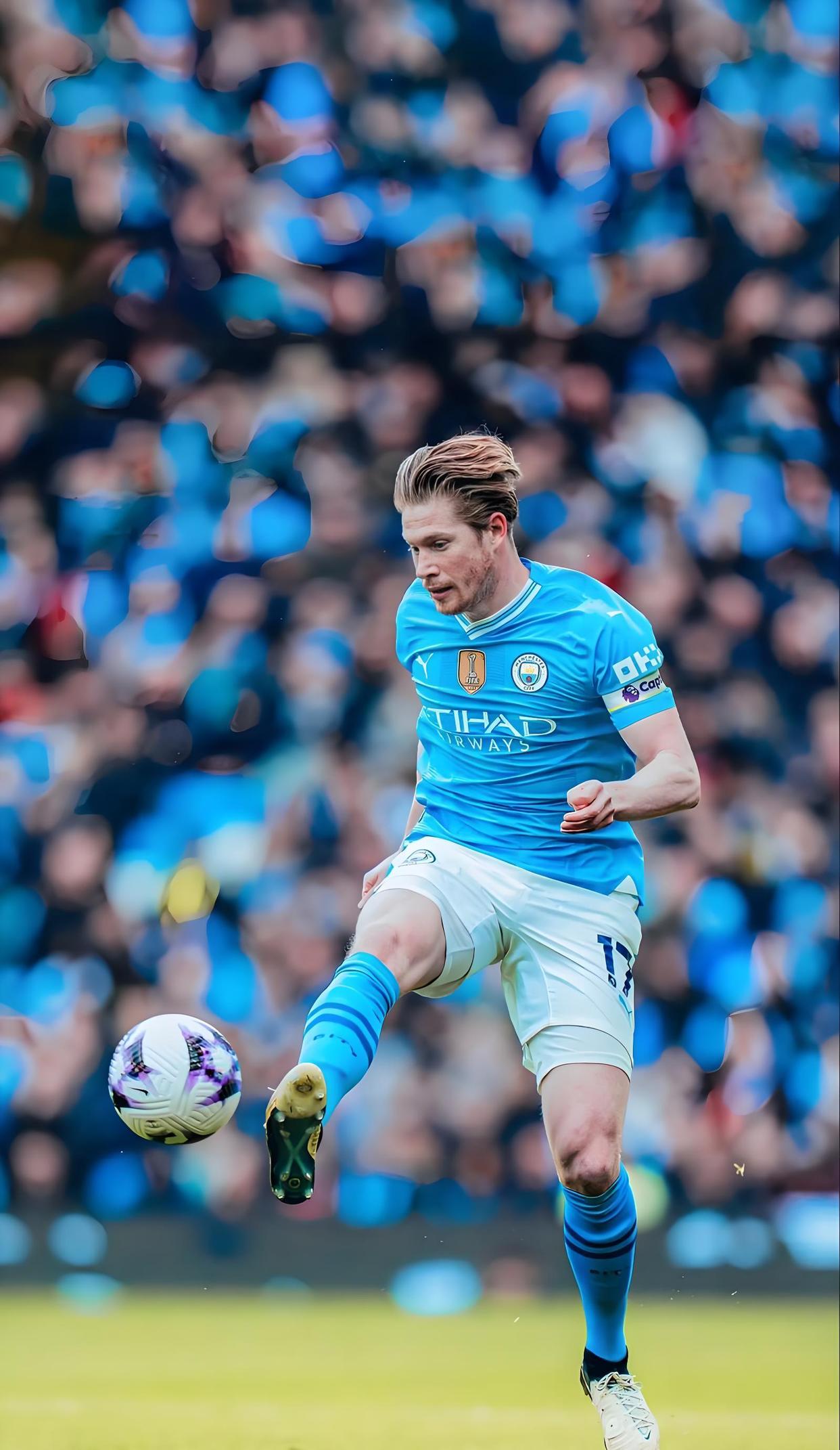 邓加：维尼修斯是足球层面的领袖，而非更衣室领袖（邓加：维尼修斯是场上领袖，并非更衣室核心）