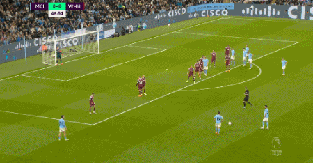 字母哥仅打3分钟伤退！雄鹿多点开花完成18分逆转捍卫主场（字母哥仅出战3分钟伤退，雄鹿群攻掀起18分大逆转守住主场）