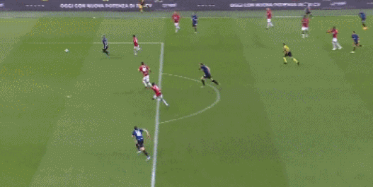 新鹏城推出与深圳本土潮流品牌COSTS联名限定球衣，售价799元（新鹏城携手深圳本土潮牌COSTS发布联名限定球衣，定价799元）